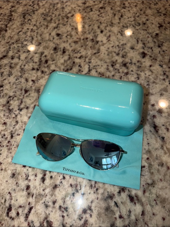 Tiffany & Co. Accessories - Tiffany & Co. Women's Aviator Sunglasses with Tiffany Blue Case